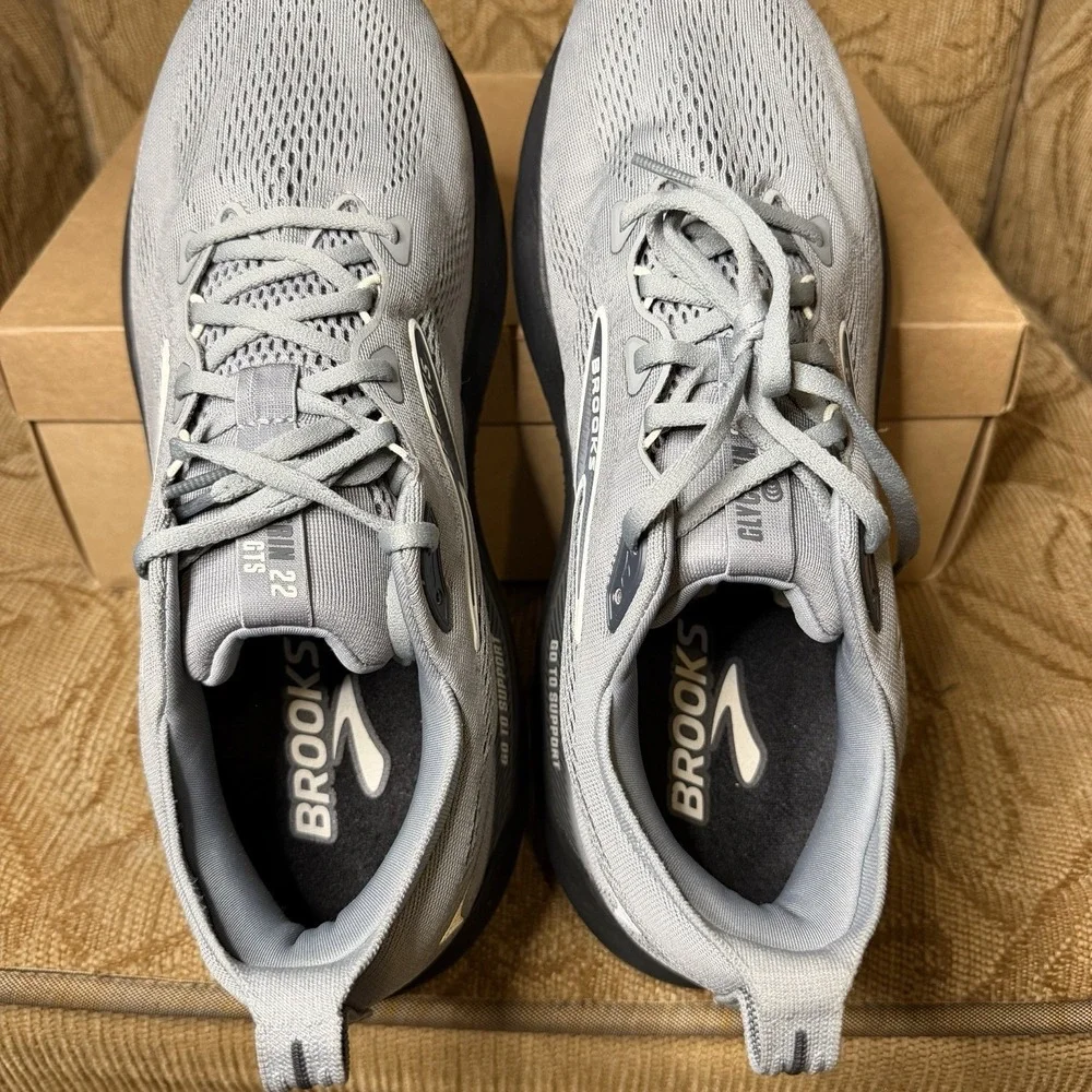 Brooks Glycerin GTS 22 Men's Size 12 2E Wide Gray Running Shoes 1104462E078 EUC!
